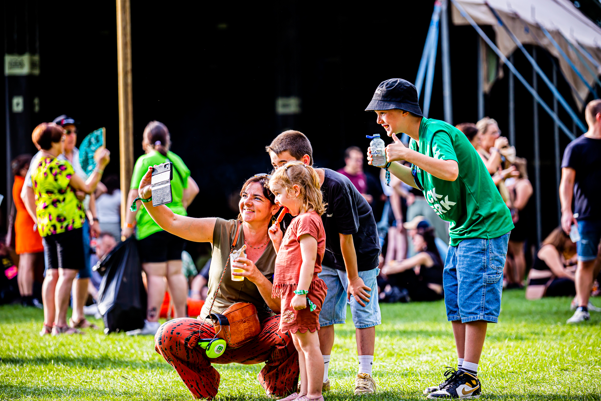 Sfeer @ Rock Herk, picture 36, photographed by Leen Verlinden - FrontView Magazine