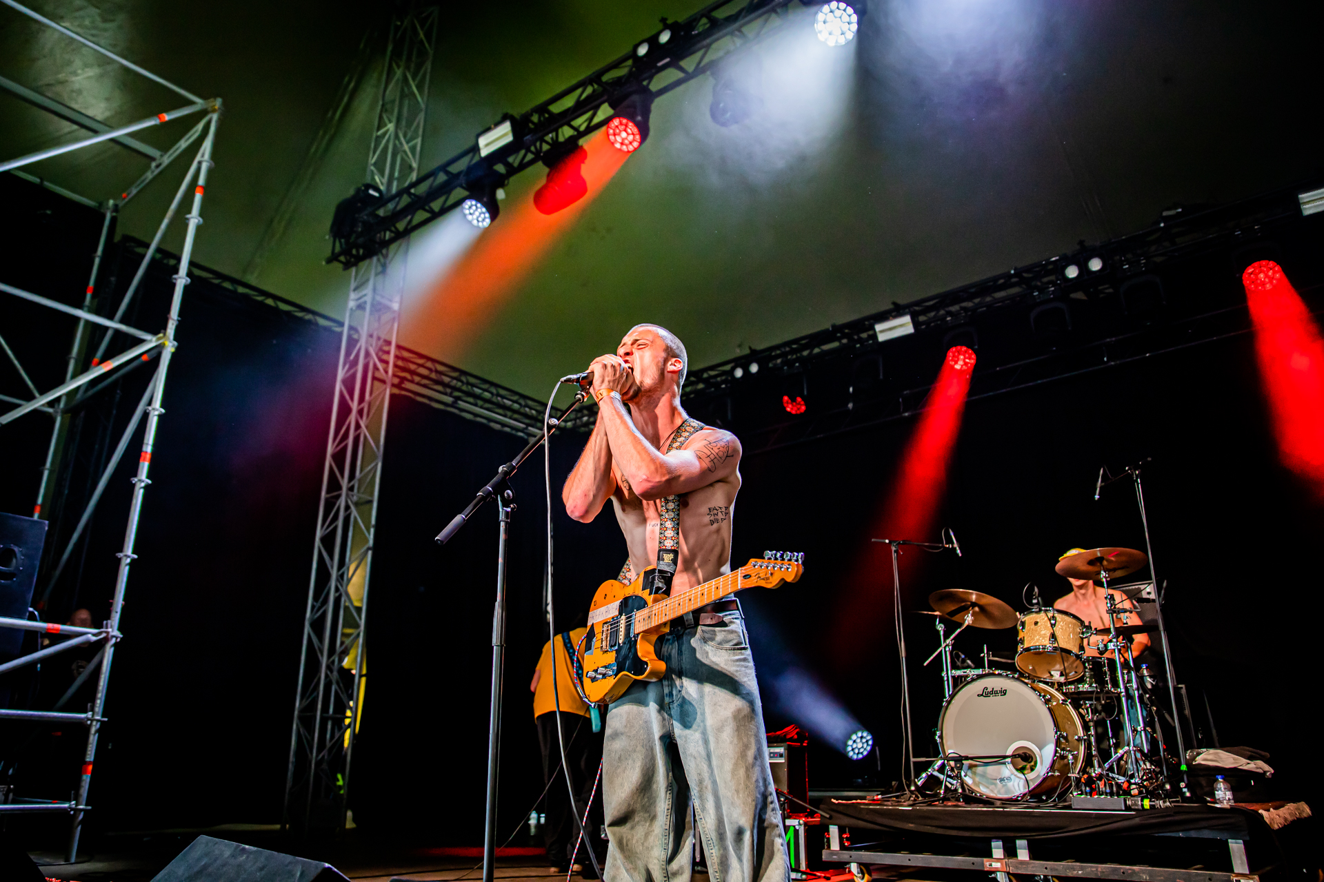 Yesnomaybe @ Rock Herk, picture 4, photographed by Leen Verlinden - FrontView Magazine