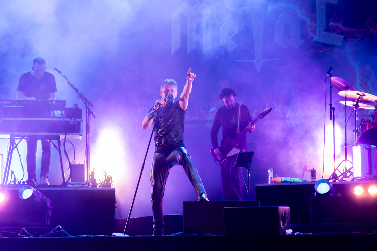 Hellmut Lotti goes metal @ Kneistival, picture 21, photographed by Bart Janssens - FrontView Magazine