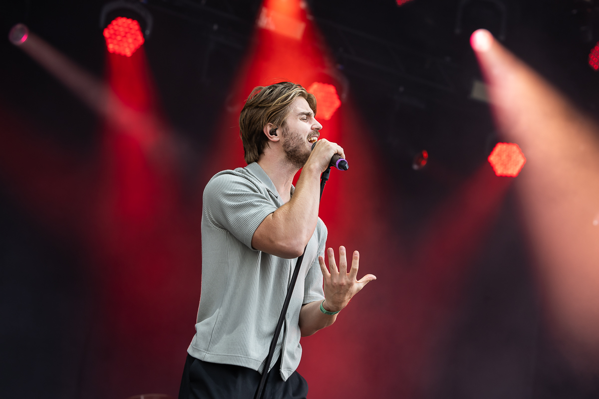 Maksim @ Beach Festival Nieuwpoort 2024 dag 3, picture 4, photographed by Marc Verdonck - FrontView Magazine