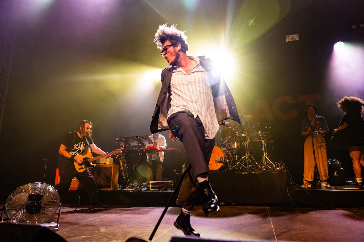 Yard Act @ Rock Herk, picture 6, photographed by Dorien Goetschalckx - FrontView Magazine