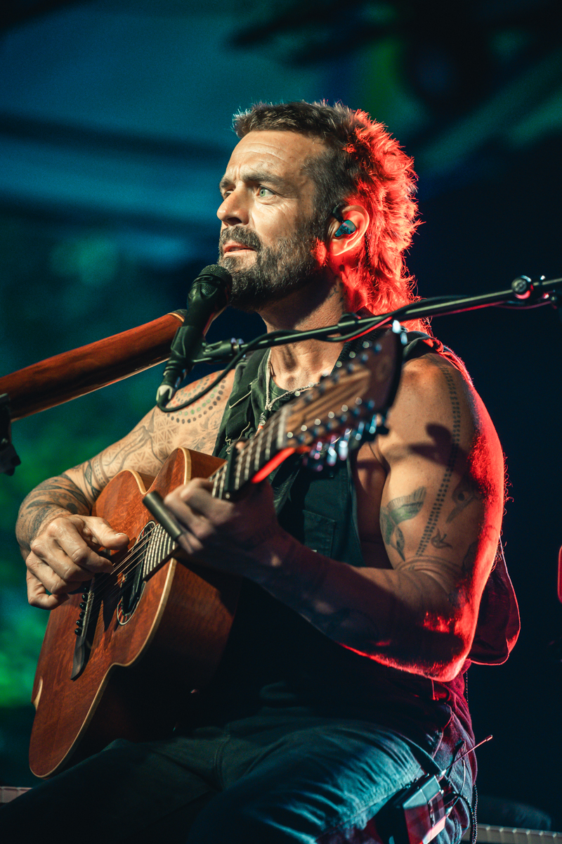 Xavier Rudd @ OLT Rivierenhof, picture 4, photographed by Jelle Meersschaut - FrontView Magazine