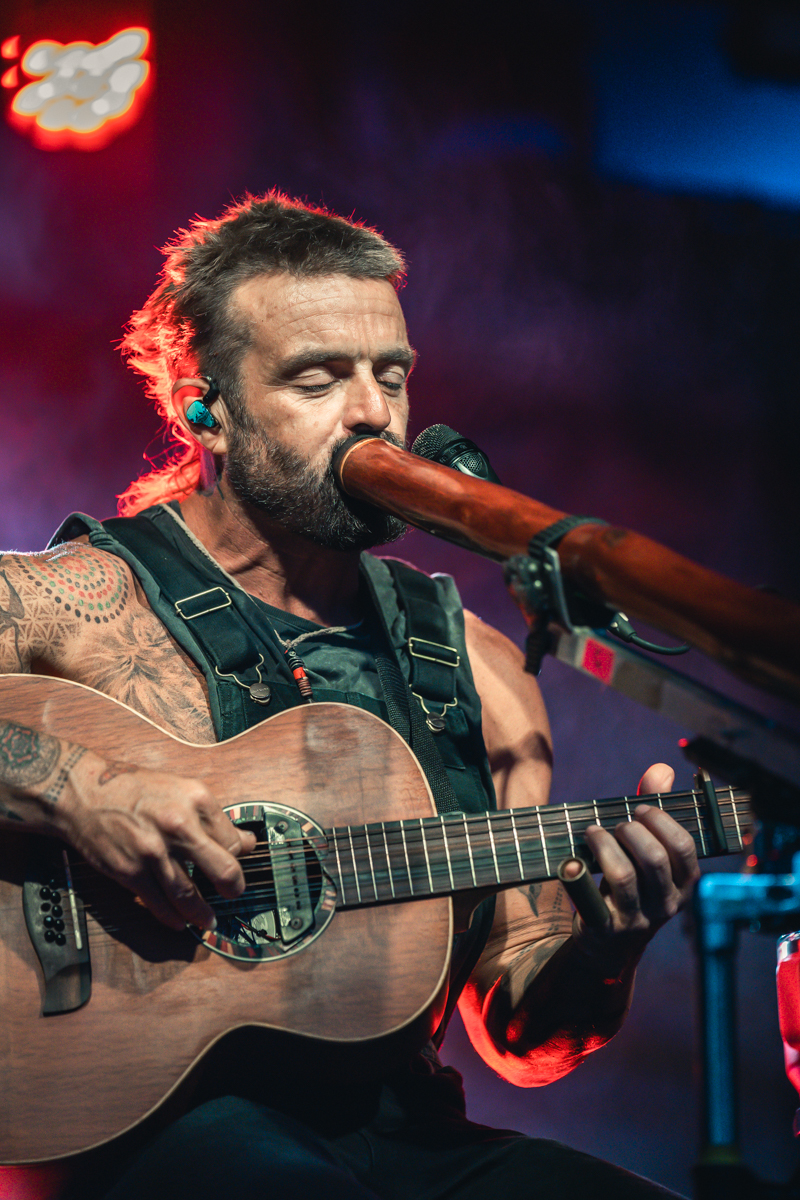 Xavier Rudd @ OLT Rivierenhof, picture 6, photographed by Jelle Meersschaut - FrontView Magazine