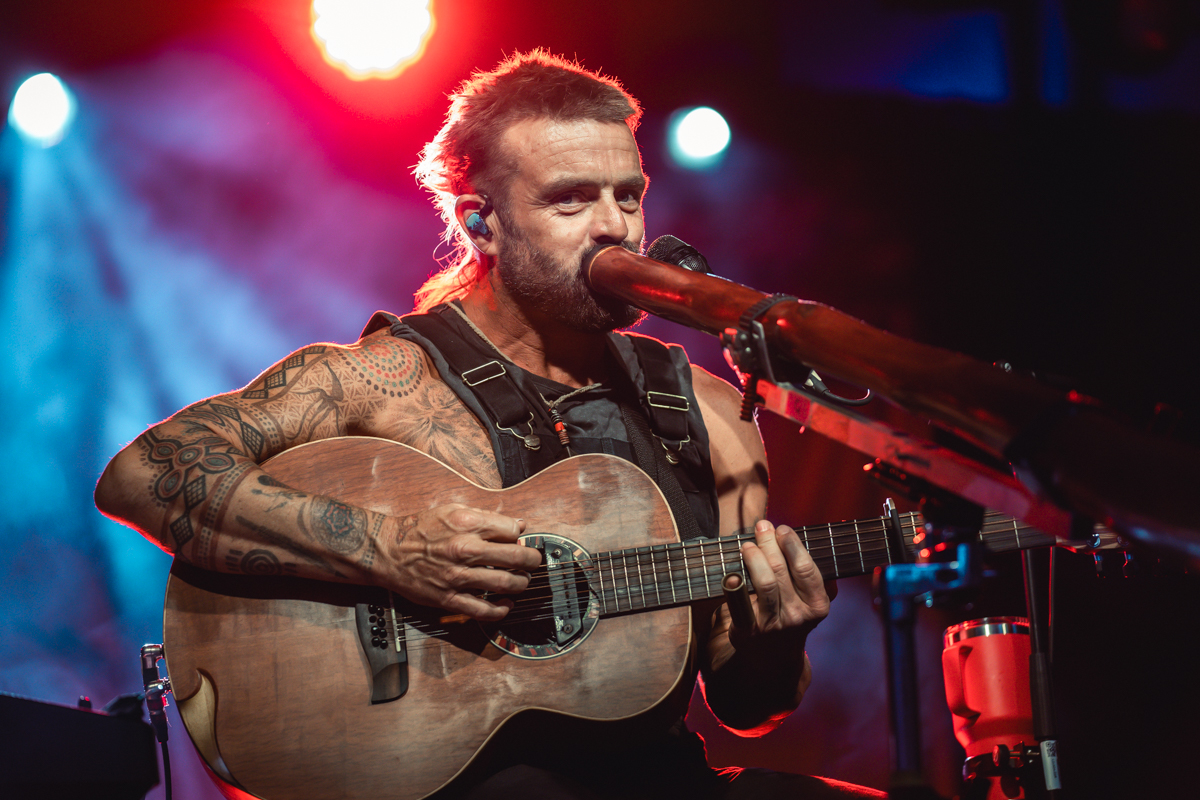 Xavier Rudd @ OLT Rivierenhof, picture 7, photographed by Jelle Meersschaut - FrontView Magazine