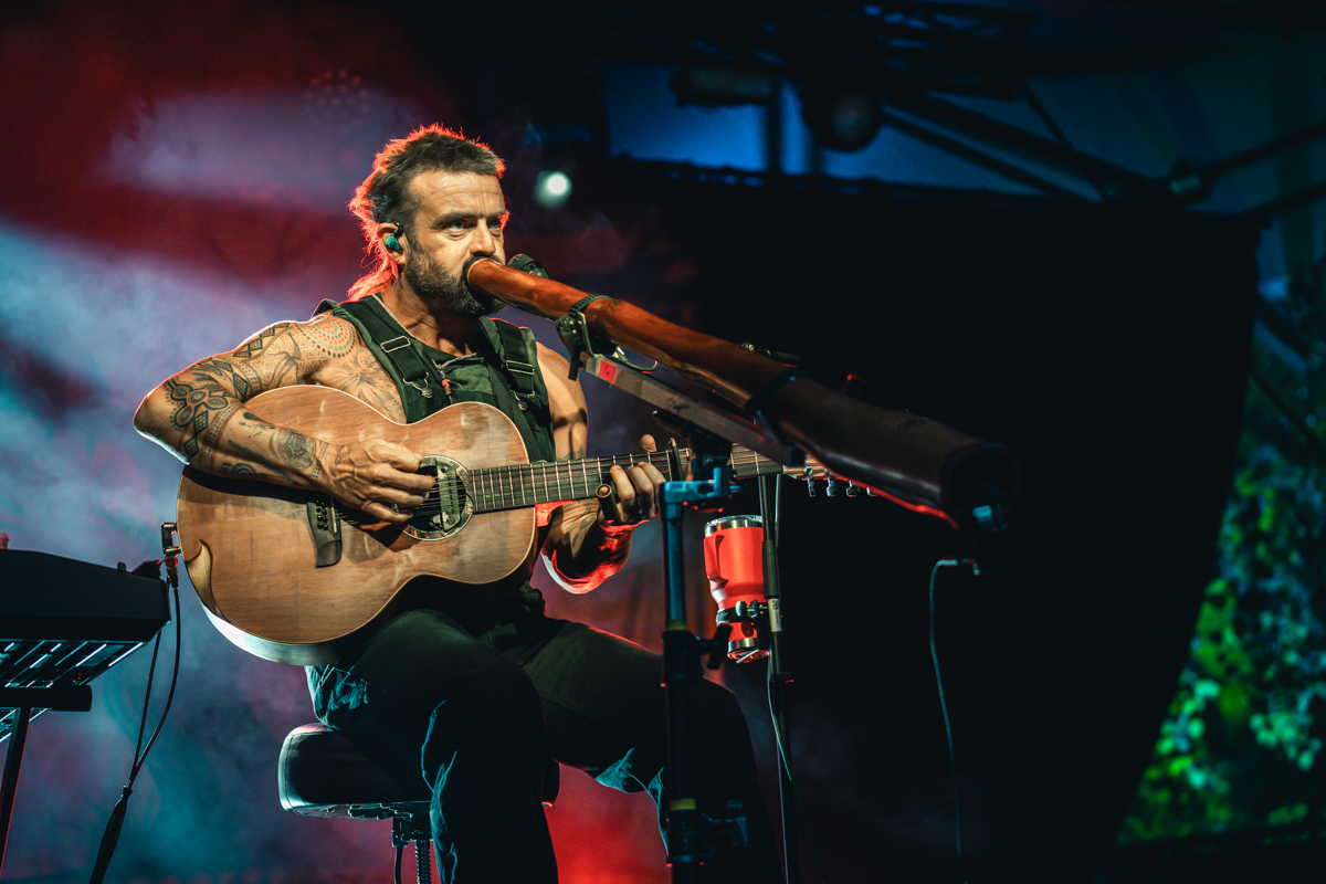 Xavier Rudd @ OLT Rivierenhof, picture 9, photographed by Jelle Meersschaut - FrontView Magazine