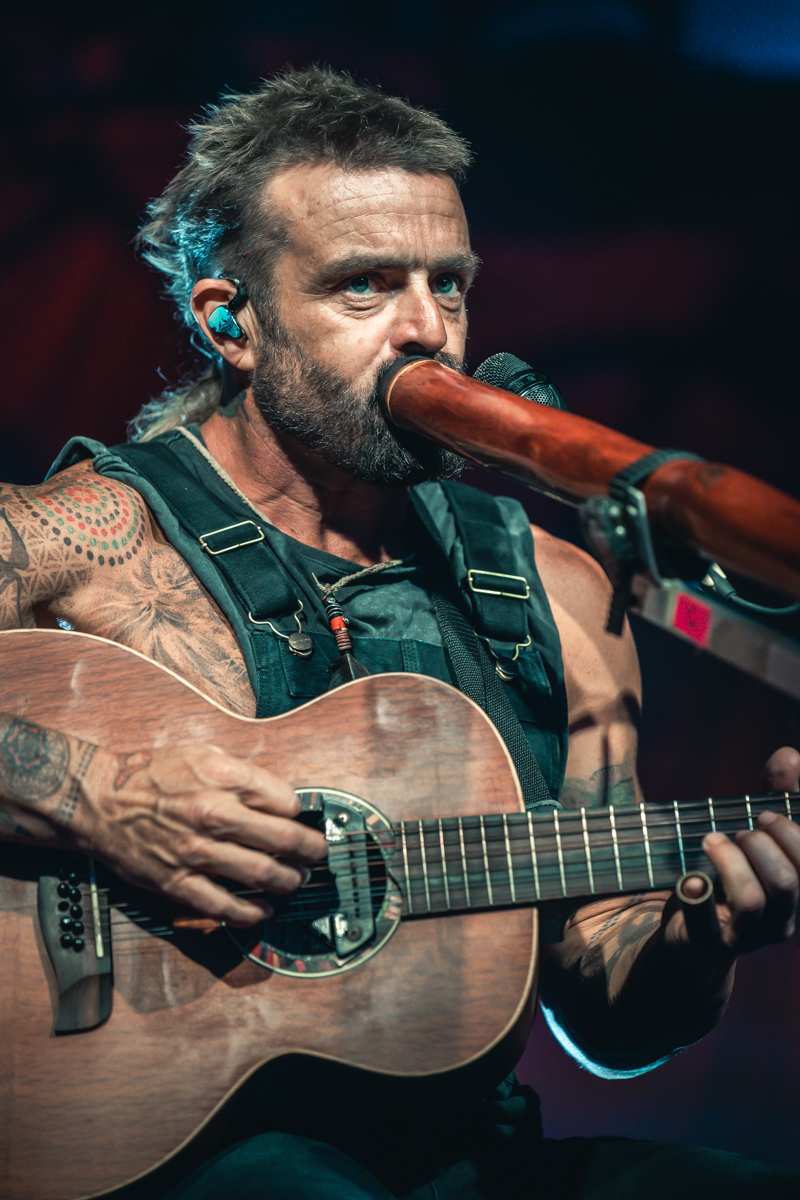 Xavier Rudd @ OLT Rivierenhof, picture 10, photographed by Jelle Meersschaut - FrontView Magazine