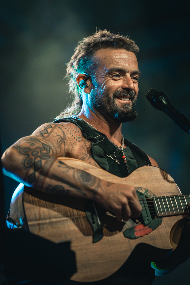 Xavier Rudd @ OLT Rivierenhof, picture 16, photographed by Jelle Meersschaut - FrontView Magazine
