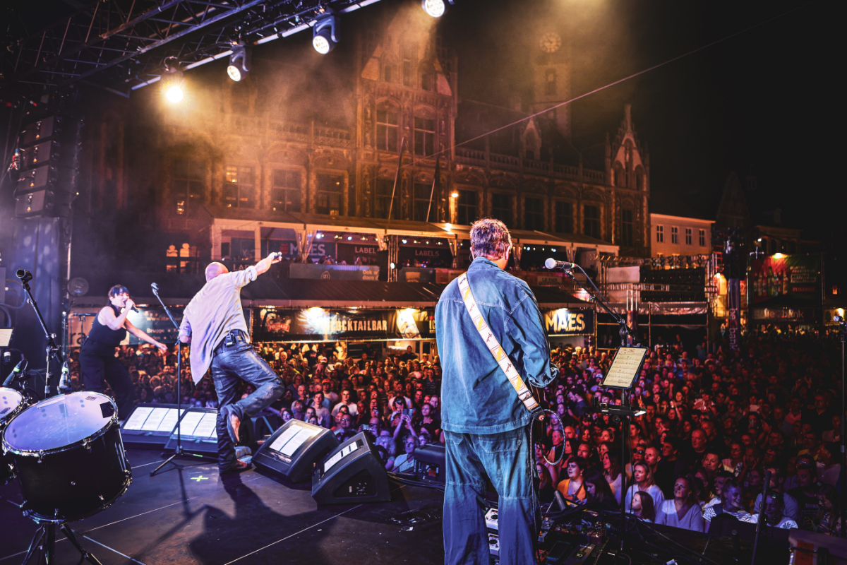 Stan Van Samang @ Gentse Feesten 2024, picture 3, photographed by Kitty van de Waart - FrontView Magazine