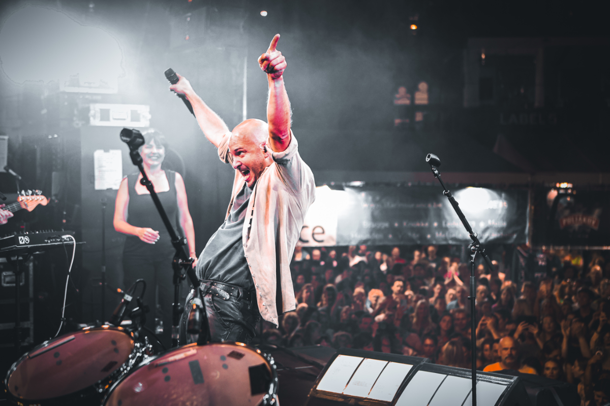 Stan Van Samang @ Gentse Feesten 2024, picture 13, photographed by Kitty van de Waart - FrontView Magazine
