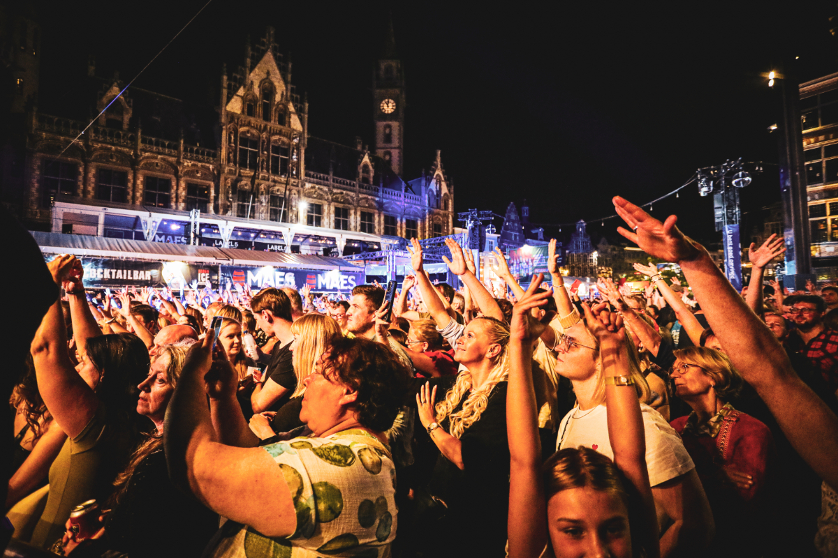 Stan Van Samang @ Gentse Feesten 2024, picture 30, photographed by Kitty van de Waart - FrontView Magazine