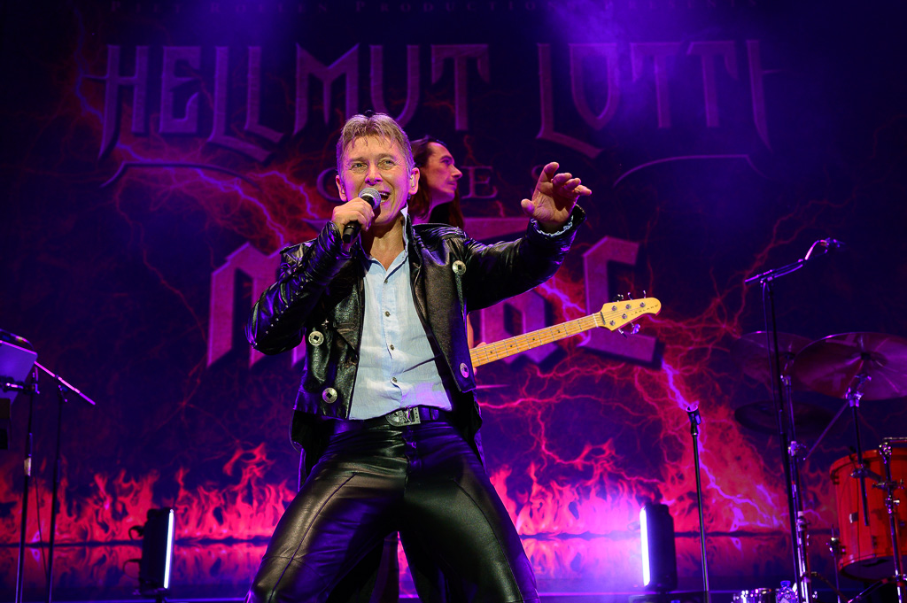 Hellmut Lotti goes Metal @ Summer Sessions, picture 9, photographed by Gert Daemen - FrontView Magazine