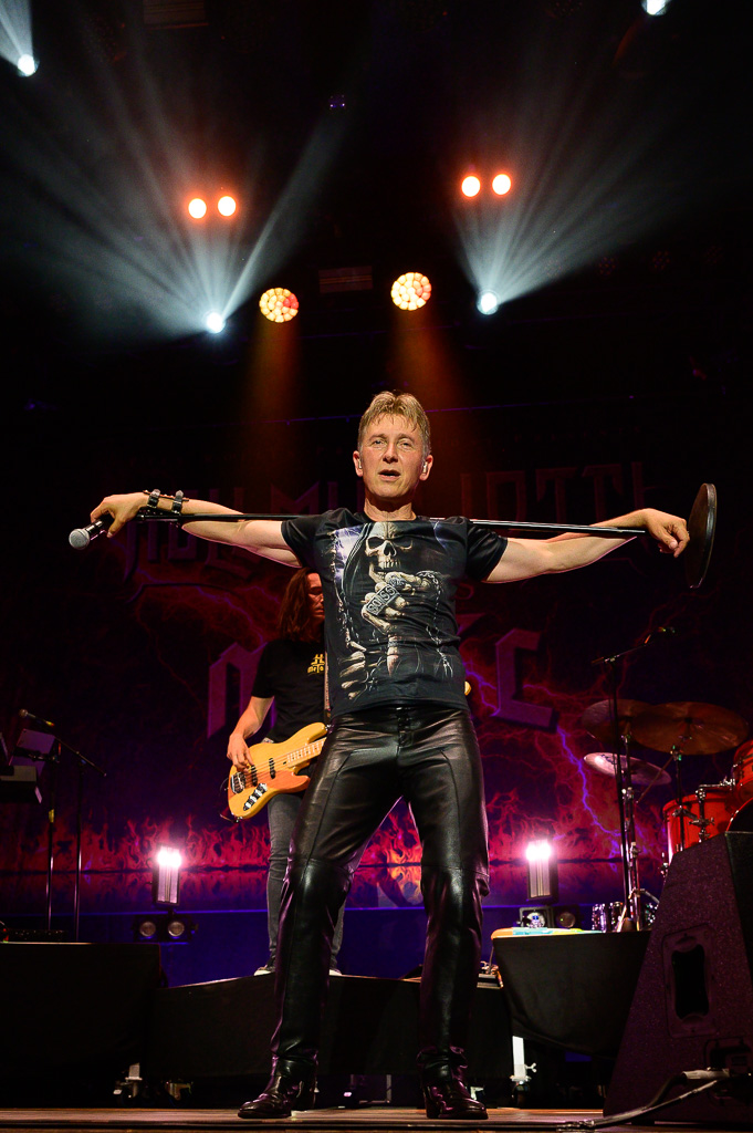 Hellmut Lotti goes Metal @ Summer Sessions, picture 25, photographed by Gert Daemen - FrontView Magazine
