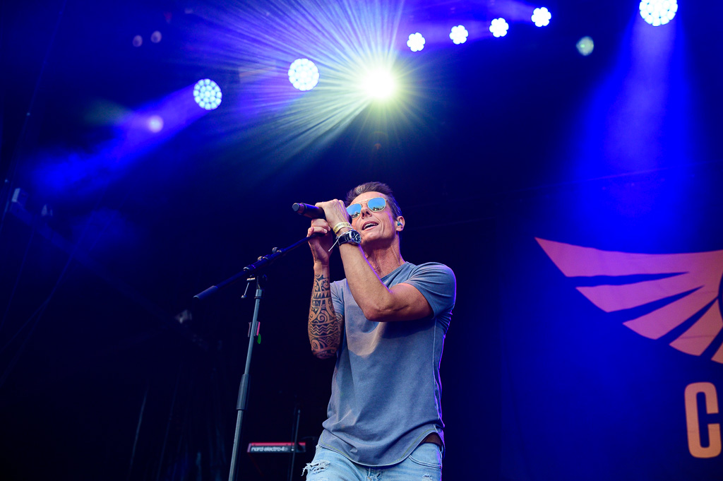 K's Choice @ Summer Sessions, foto 3, foto's door Gert Daemen - FrontView Magazine