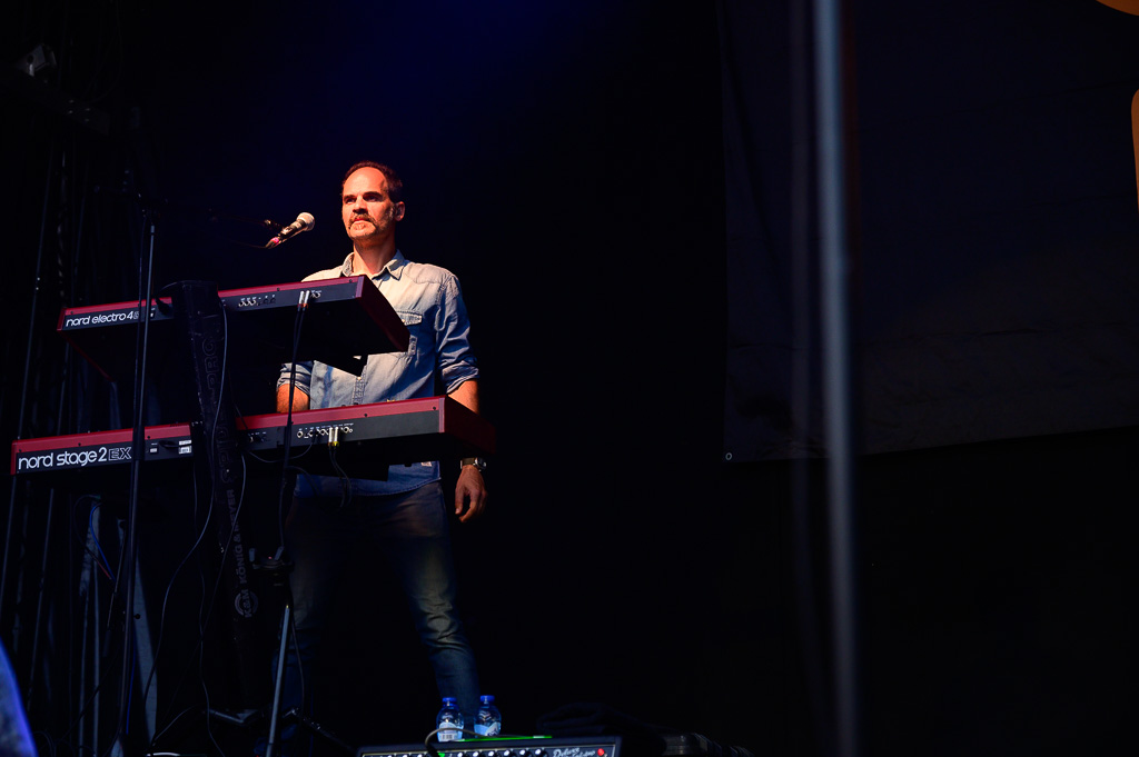K's Choice @ Summer Sessions, foto 8, foto's door Gert Daemen - FrontView Magazine