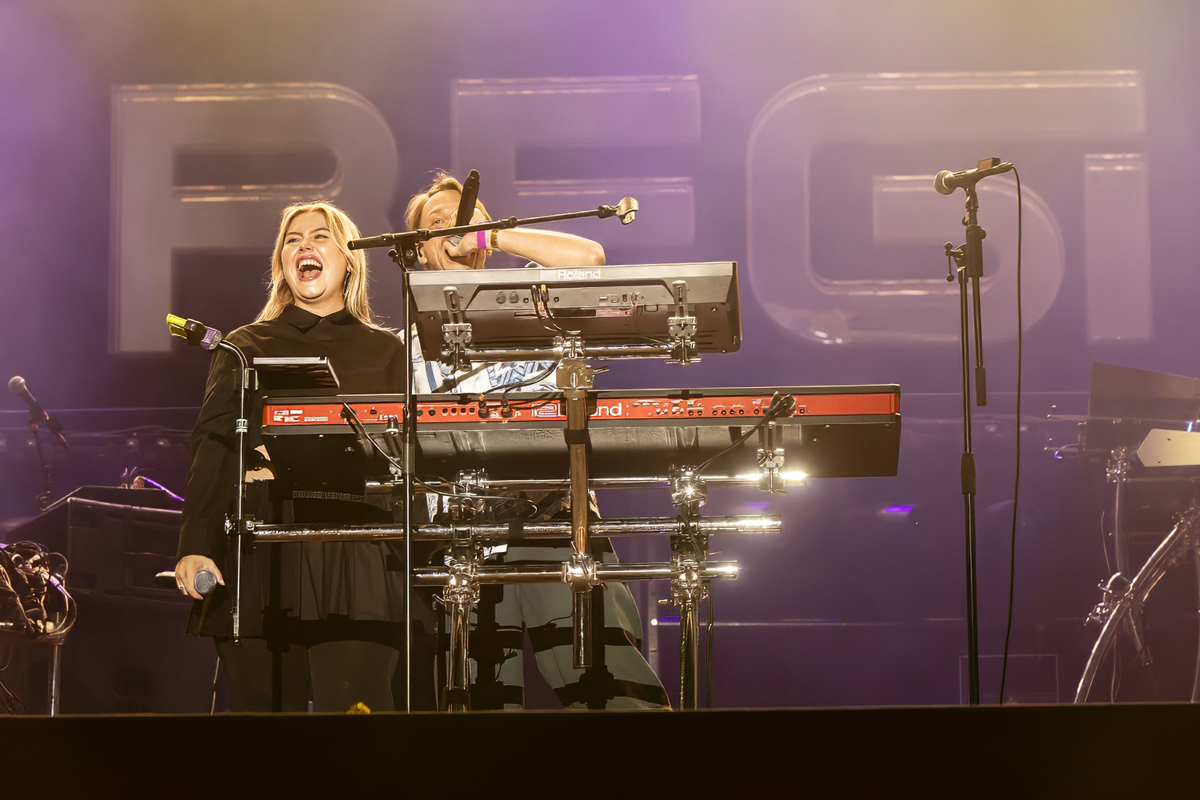 Regi Live ft Linda & guests @ Lokerse Feesten 2024, picture 18, photographed by Edwin Houdevelt - FrontView Magazine