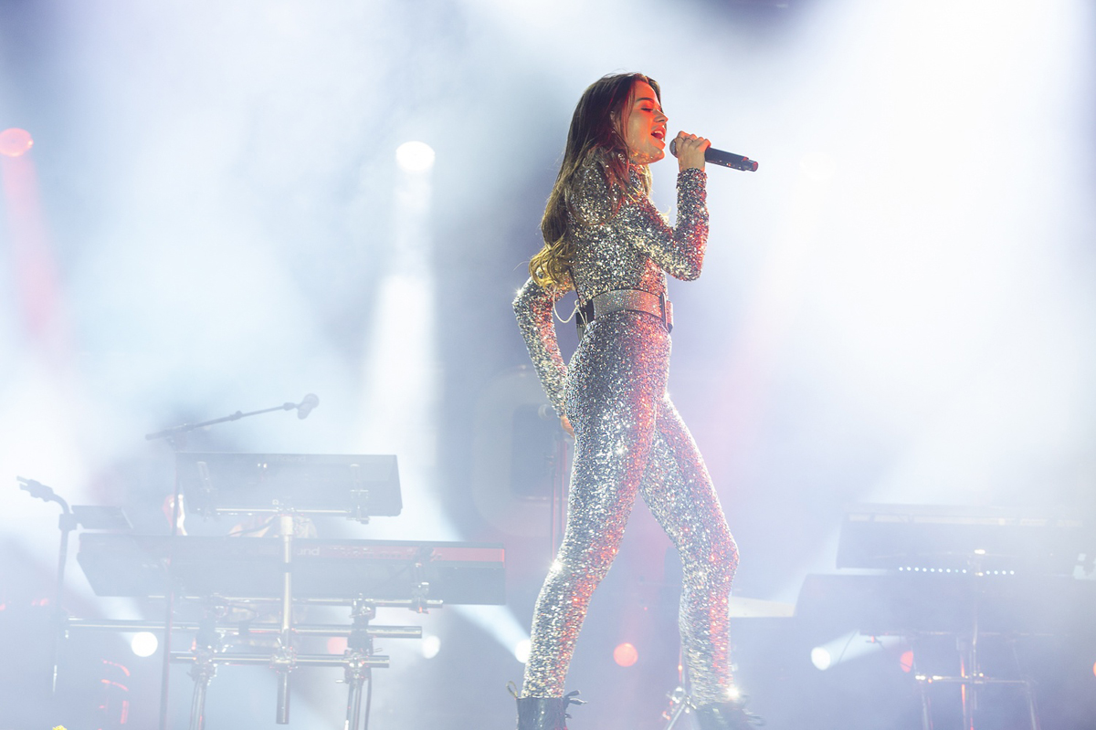 Regi Live ft Linda & guests @ Lokerse Feesten 2024, picture 22, photographed by Edwin Houdevelt - FrontView Magazine