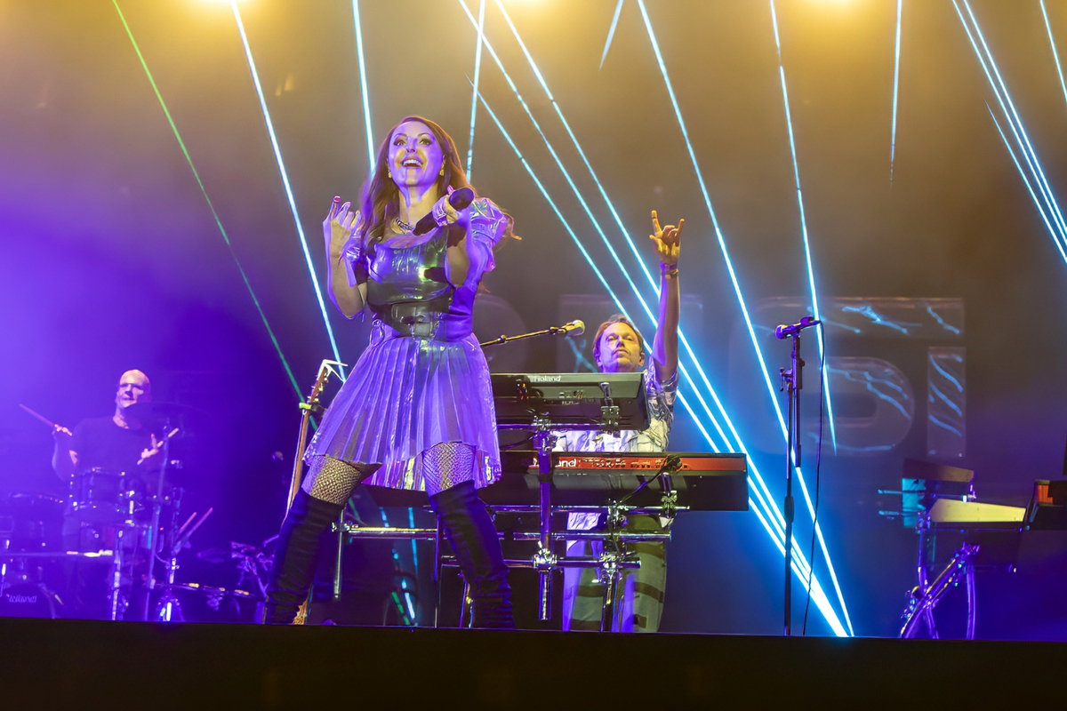 Regi Live ft Linda & guests @ Lokerse Feesten 2024, picture 23, photographed by Edwin Houdevelt - FrontView Magazine