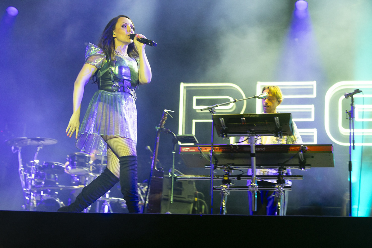 Regi Live ft Linda & guests @ Lokerse Feesten 2024, picture 37, photographed by Edwin Houdevelt - FrontView Magazine