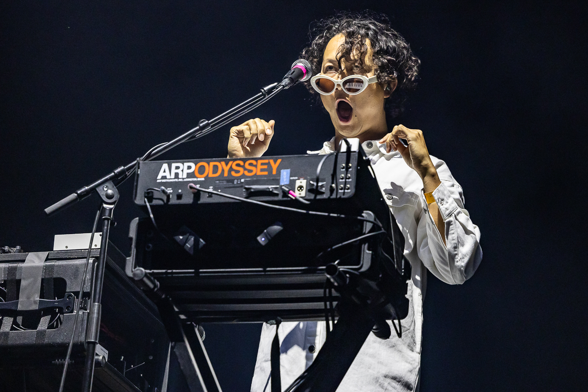 Charlotte Adigery + Bolis Pupul @ Lokerse Feesten 2024, picture 8, photographed by Marc Verdonck - FrontView Magazine
