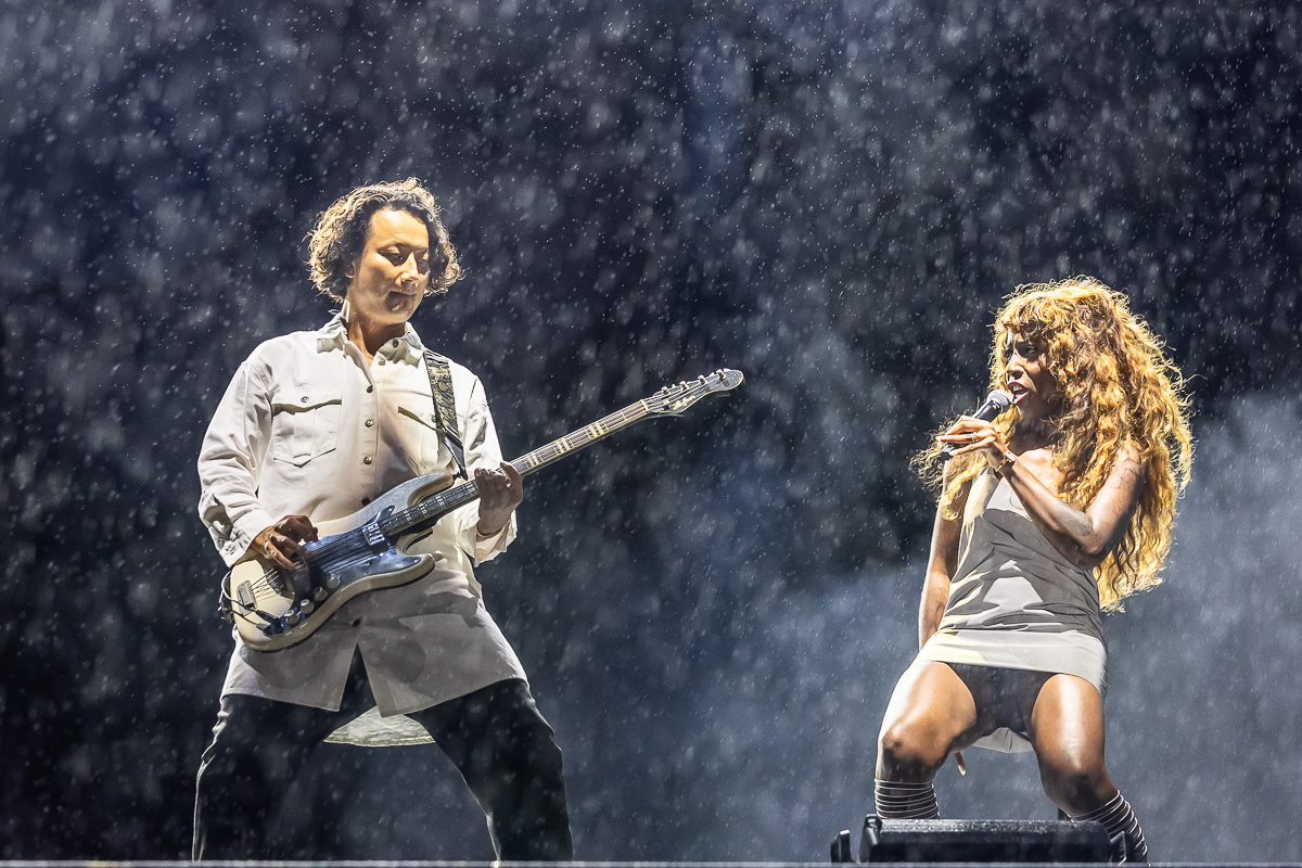 Charlotte Adigery + Bolis Pupul @ Lokerse Feesten 2024, picture 16, photographed by Marc Verdonck - FrontView Magazine