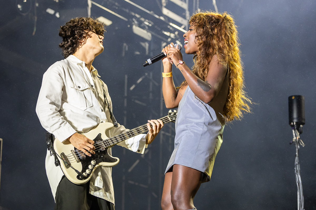 Charlotte Adigery + Bolis Pupul @ Lokerse Feesten 2024, picture 21, photographed by Marc Verdonck - FrontView Magazine