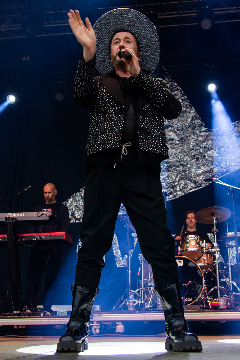 Gustaph @ Down By The Sea, picture 13, photographed by Jurgen Van De Maele - FrontView Magazine