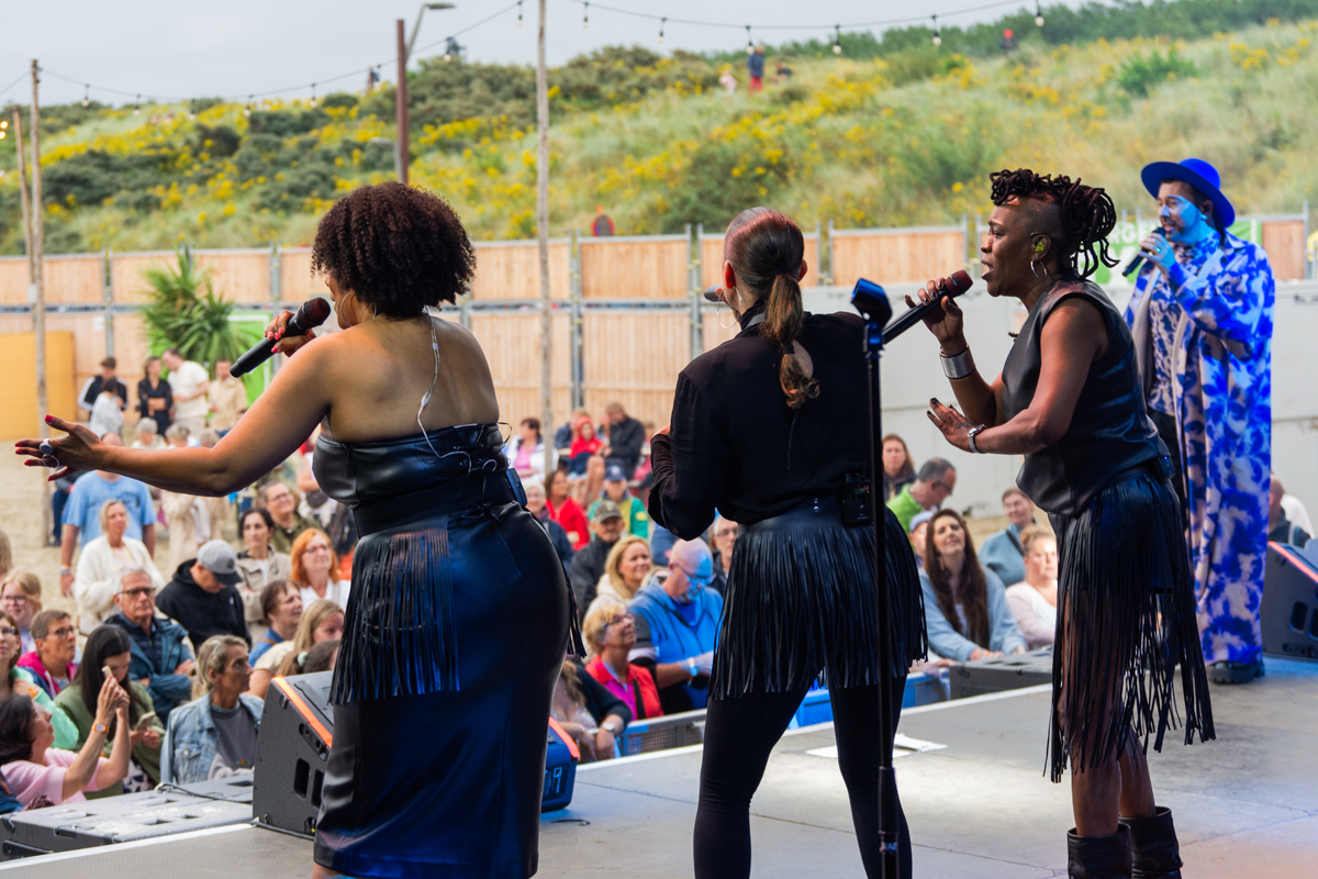 Gustaph @ Down By The Sea, picture 26, photographed by Jurgen Van De Maele - FrontView Magazine