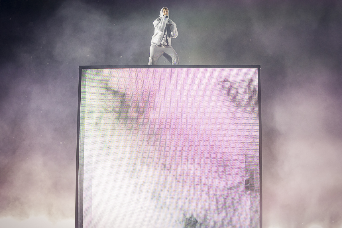 Oscar And The Wolf @ Suikerrock 2024, picture 2, photographed by Peter Smet - FrontView Magazine