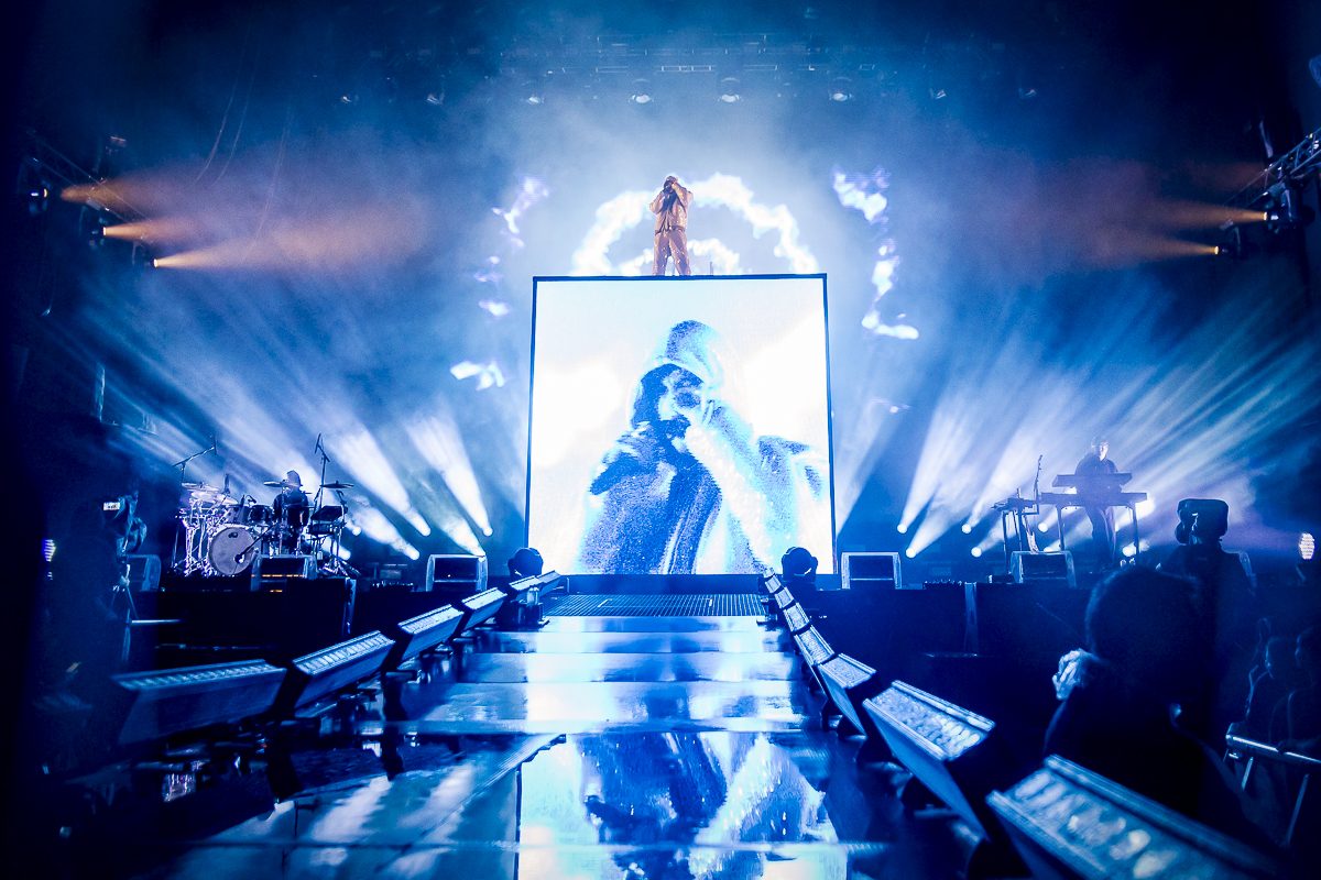 Oscar And The Wolf @ Suikerrock 2024, picture 8, photographed by Peter Smet - FrontView Magazine