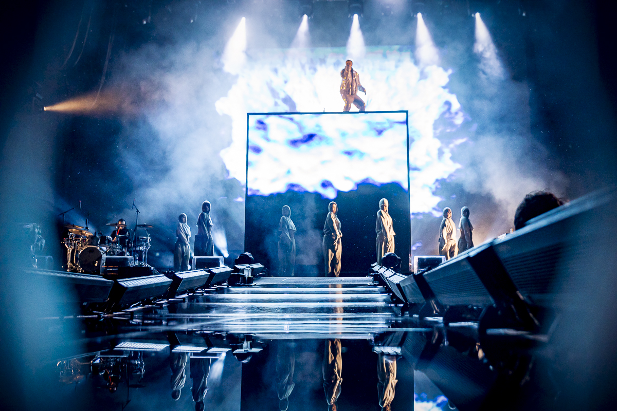 Oscar And The Wolf @ Suikerrock 2024, picture 9, photographed by Peter Smet - FrontView Magazine