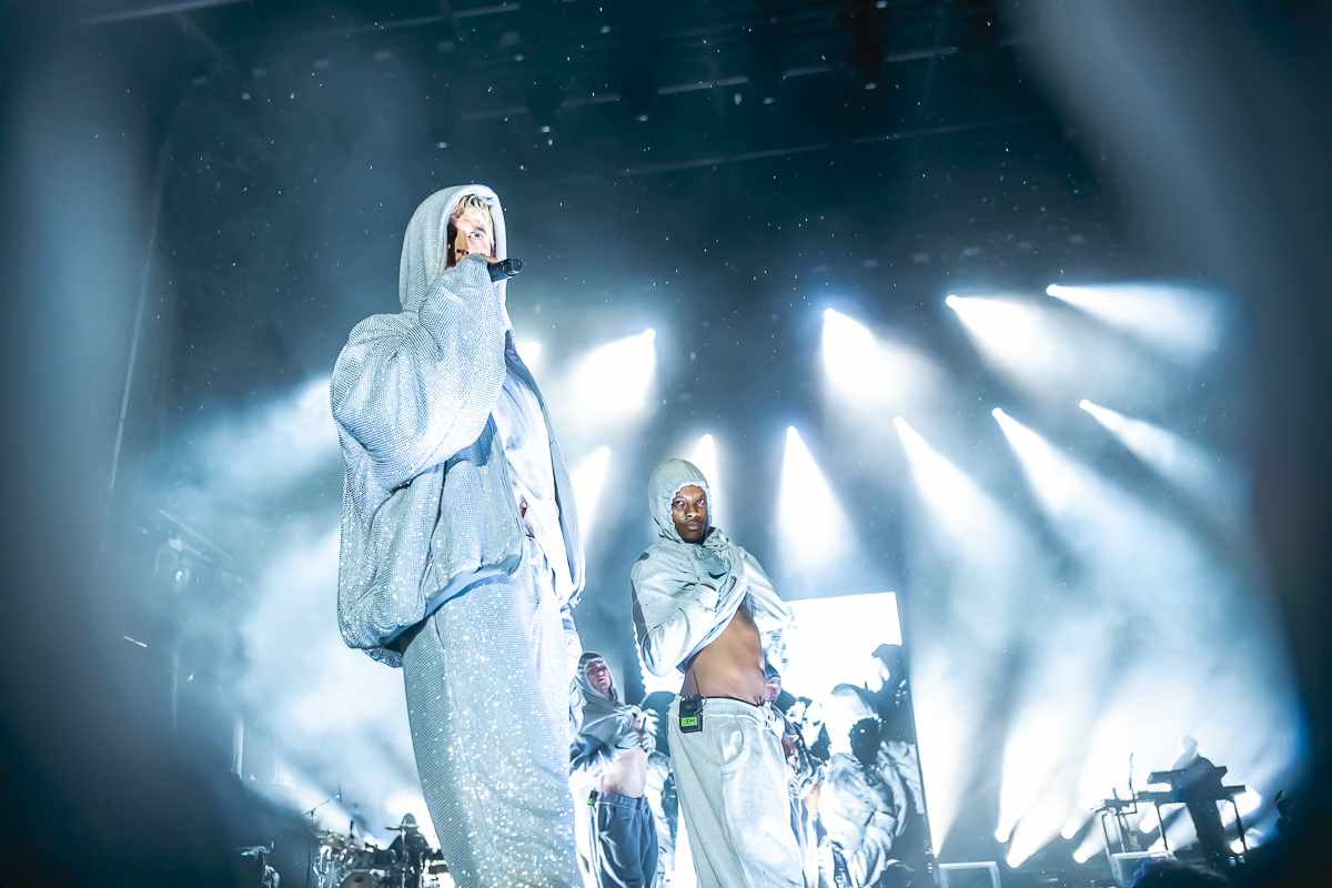 Oscar And The Wolf @ Suikerrock 2024, picture 17, photographed by Peter Smet - FrontView Magazine