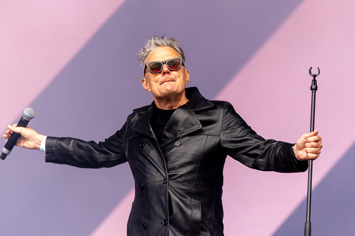 Arbeid Adelt @ Lokerse Feesten, picture 3, photographed by Luc Klinckaert - FrontView Magazine