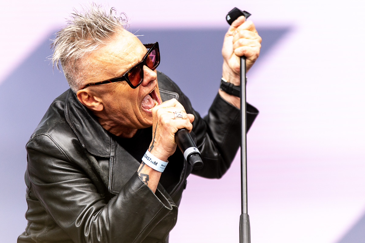 Arbeid Adelt @ Lokerse Feesten, picture 7, photographed by Luc Klinckaert - FrontView Magazine