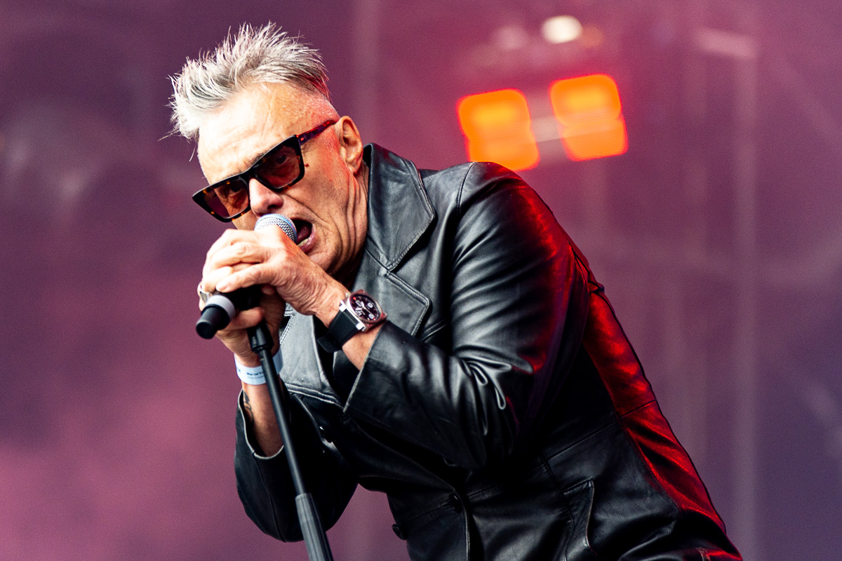Arbeid Adelt @ Lokerse Feesten, picture 8, photographed by Luc Klinckaert - FrontView Magazine