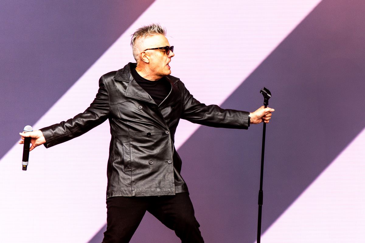 Arbeid Adelt @ Lokerse Feesten, picture 11, photographed by Luc Klinckaert - FrontView Magazine