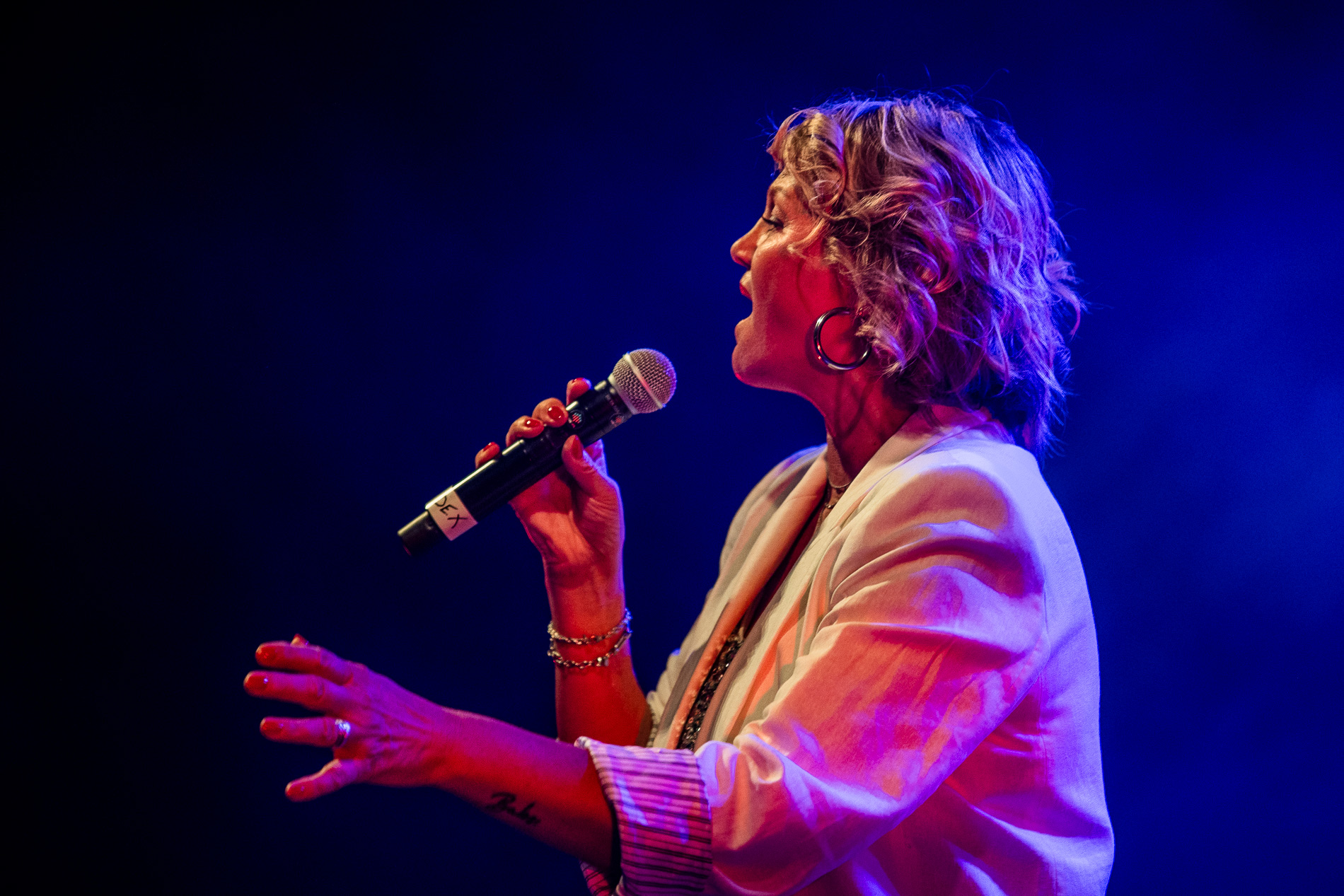 Barbara Dex @ Beleuvenissen, picture 3, photographed by Jürgen Bruynooghe - FrontView Magazine