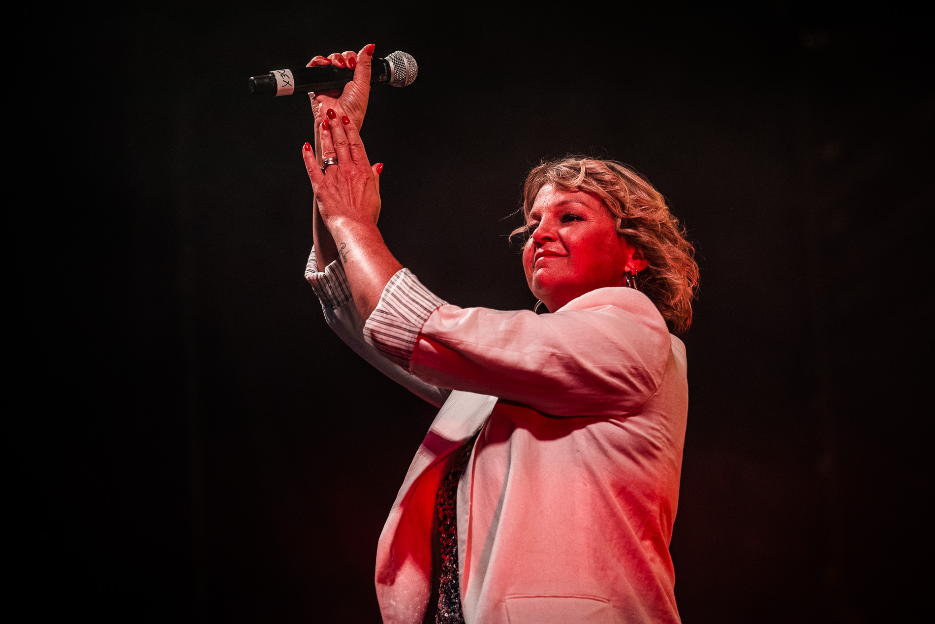 Barbara Dex @ Beleuvenissen, picture 8, photographed by Jürgen Bruynooghe - FrontView Magazine