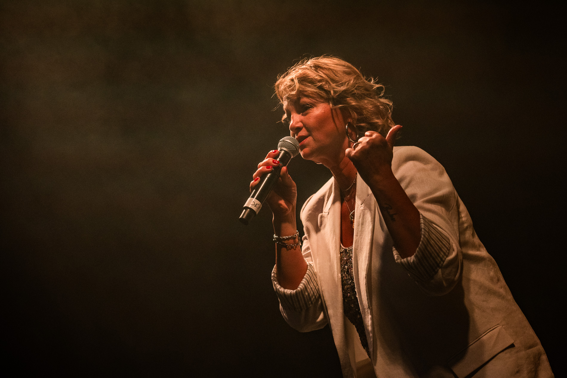Barbara Dex @ Beleuvenissen, picture 11, photographed by Jürgen Bruynooghe - FrontView Magazine