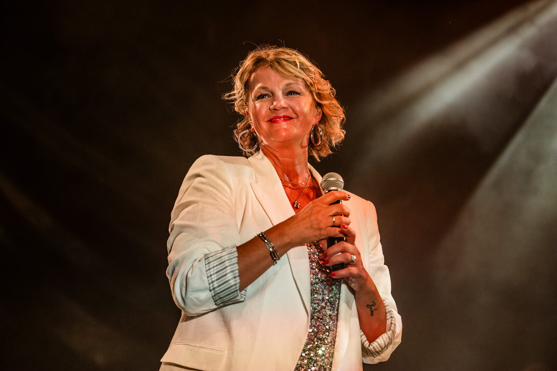 Barbara Dex @ Beleuvenissen, picture 13, photographed by Jürgen Bruynooghe - FrontView Magazine