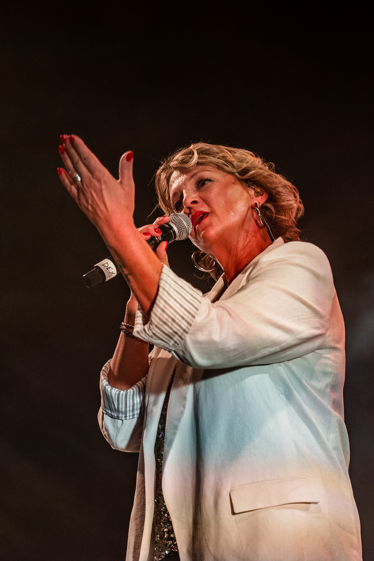 Barbara Dex @ Beleuvenissen, picture 15, photographed by Jürgen Bruynooghe - FrontView Magazine