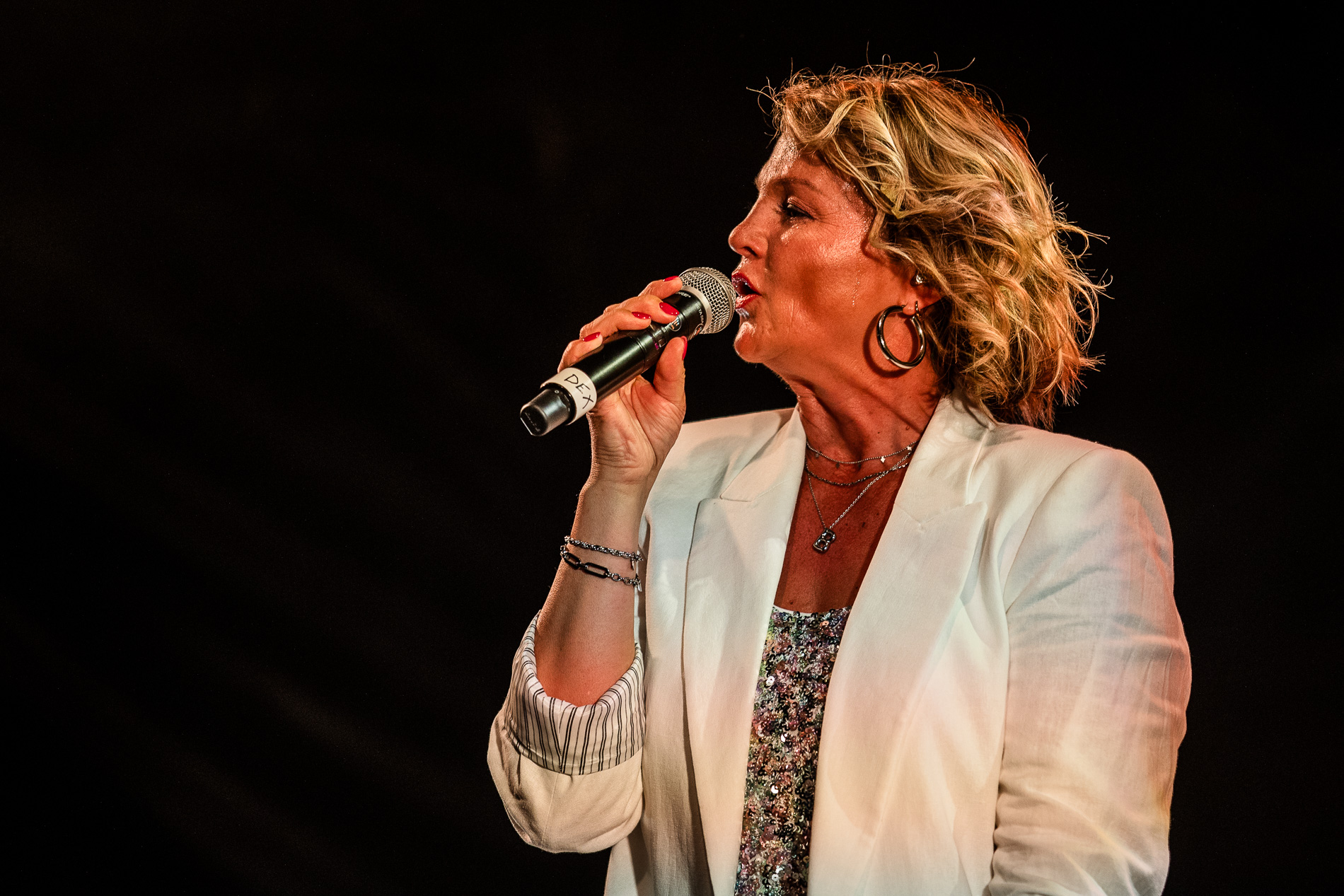 Barbara Dex @ Beleuvenissen, picture 18, photographed by Jürgen Bruynooghe - FrontView Magazine