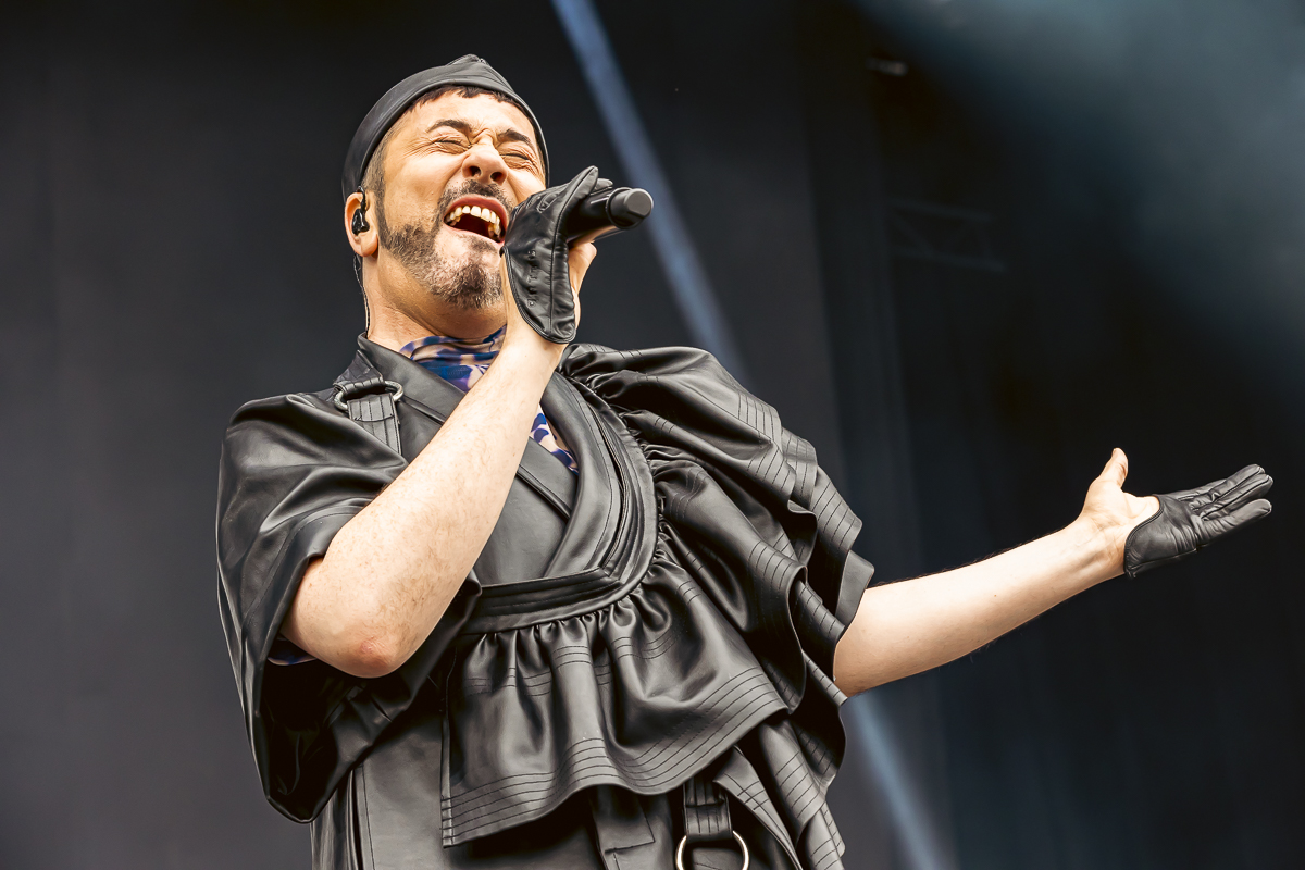 Gustaph @ Suikerrock 2024, picture 6, photographed by Peter Smet - FrontView Magazine