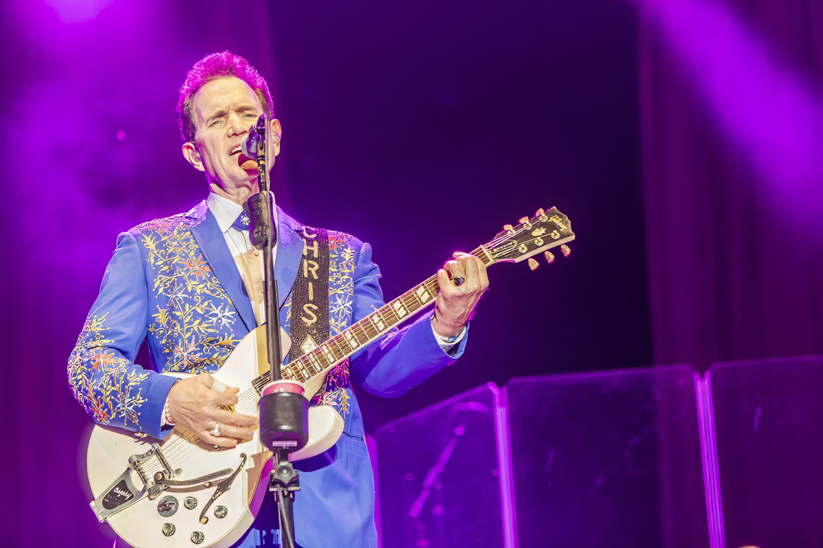 Chris Isaak @ Lokerse Feesten, foto 12, foto's door Edwin Houdevelt - FrontView Magazine