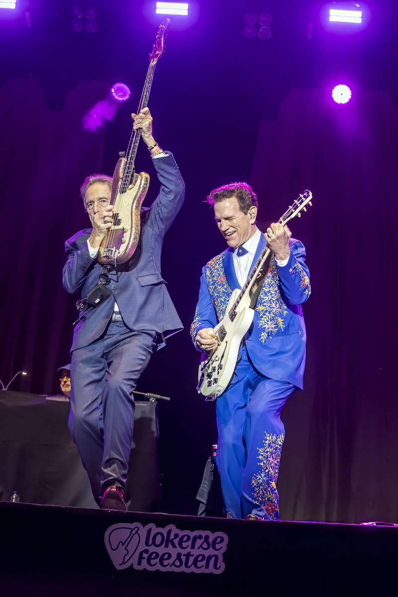 Chris Isaak @ Lokerse Feesten, foto 15, foto's door Edwin Houdevelt - FrontView Magazine