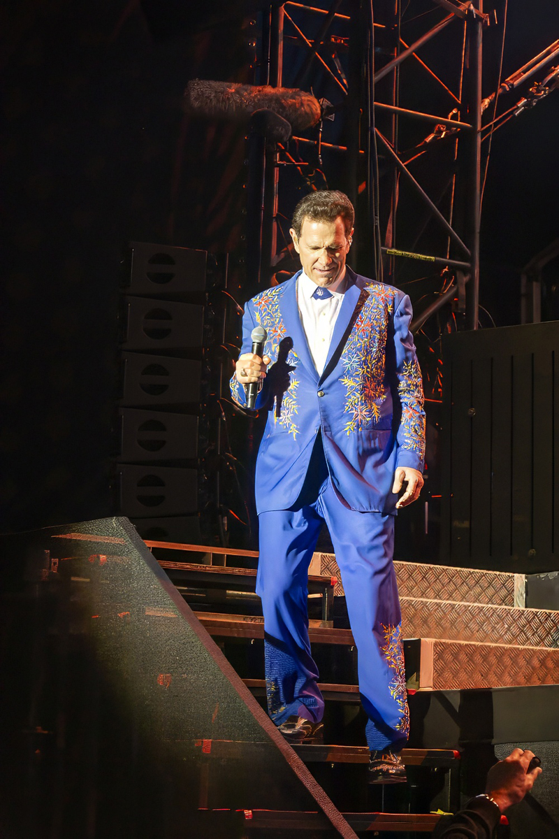Chris Isaak @ Lokerse Feesten, foto 19, foto's door Edwin Houdevelt - FrontView Magazine