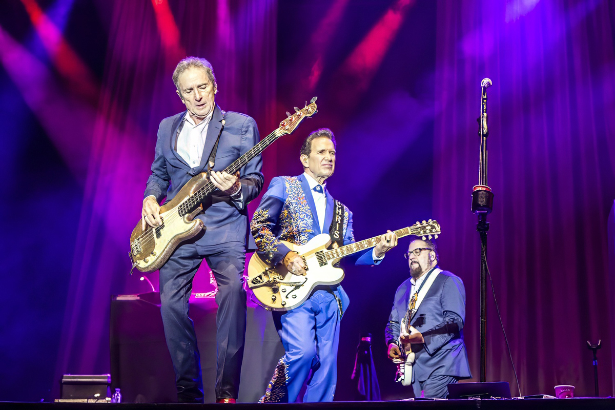 Chris Isaak @ Lokerse Feesten, foto 28, foto's door Edwin Houdevelt - FrontView Magazine