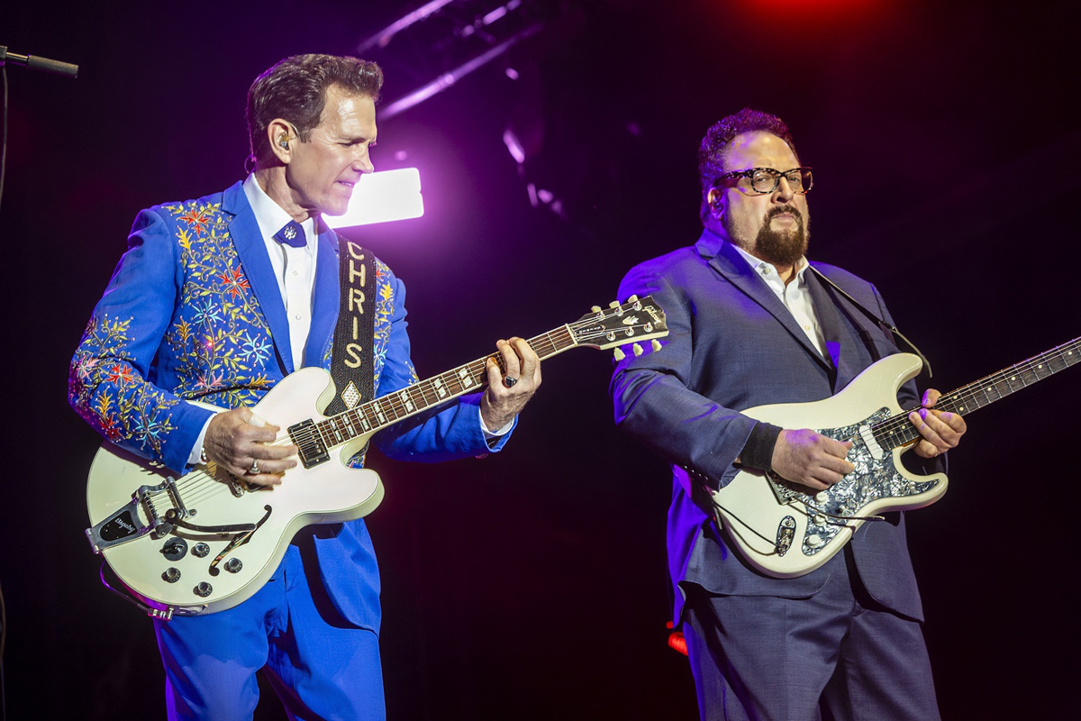 Chris Isaak @ Lokerse Feesten, foto 31, foto's door Edwin Houdevelt - FrontView Magazine