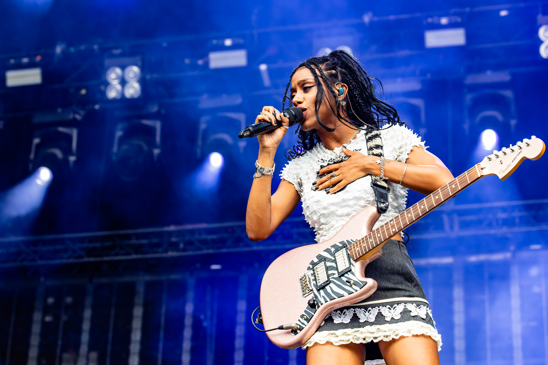 Nova Twins @ Lokerse Feesten, picture 7, photographed by Dorien Goetschalckx - FrontView Magazine