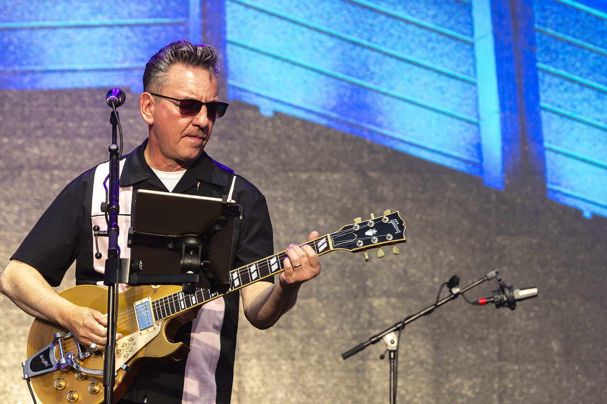 Richard Hawley @ Lokerse Feesten 2024, foto 1, foto's door Edwin Houdevelt - FrontView Magazine