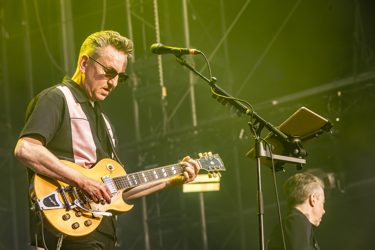 Richard Hawley @ Lokerse Feesten 2024, foto 7, foto's door Edwin Houdevelt - FrontView Magazine